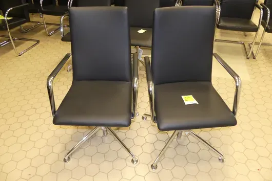 2x Brunner - bőr karfás szék forgó alvázzal, fekete