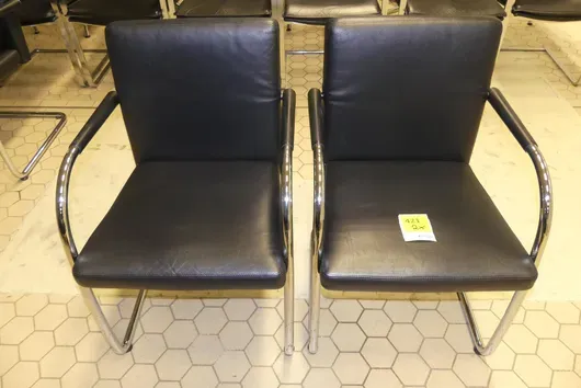 2x Vitra. - Cantileverstol, svart