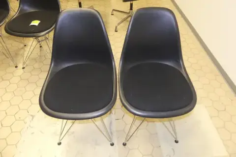 2x Vitra. - Szék