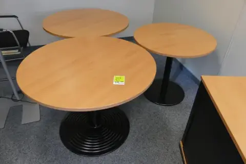 3x pöytä, pyöreä