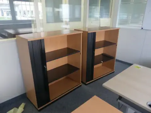 2 kpl Steelcase - sivupöytä