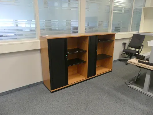 2x Steelcase - sivukaappi