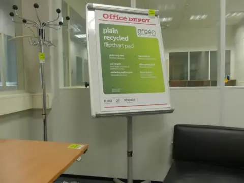 Office Depot - flipover, på hjul