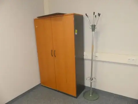 Kaappi ja vaateteline
