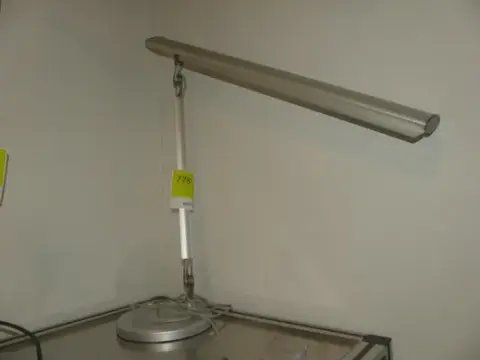 Pöytävalaisin