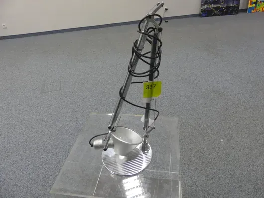 Artemide - टेबल लैंप
