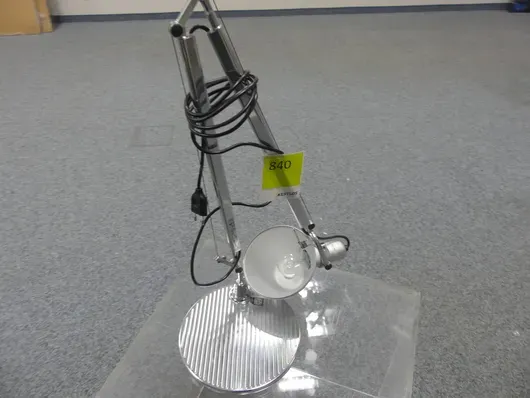 Artemide - टेबल लैंप