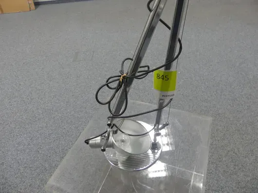 Artemide - टेबल लैंप