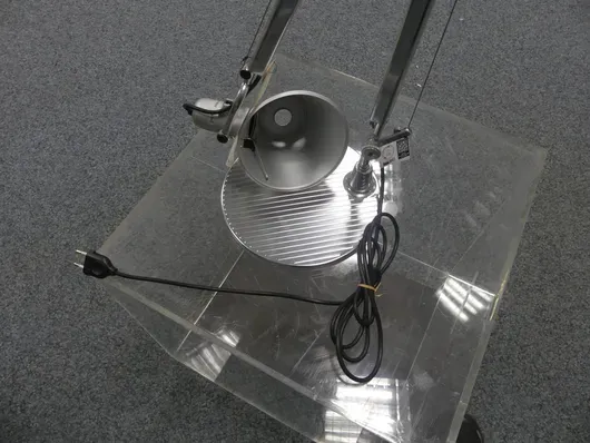 Artemide - टेबल लैंप