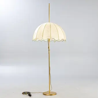 Goldkant，带玻璃纤维织物茧形灯罩的落地灯，1960年代。
