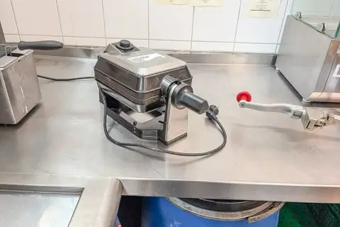 Вафельниця KRUPS 6815 s2
