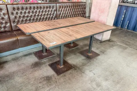 7 मेजें