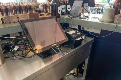 2 POS-kassesystemer Partner Tech