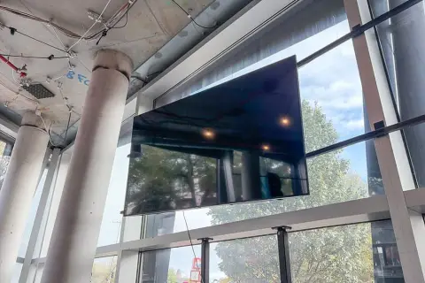 Televisore LCD Samsung, 70"