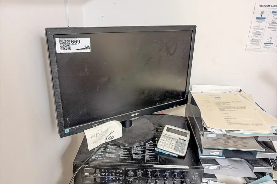 LCD monitor Philips 243S5L, 24"