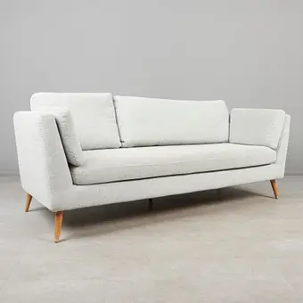 可能为IKEA，三人沙发，木质，织物。