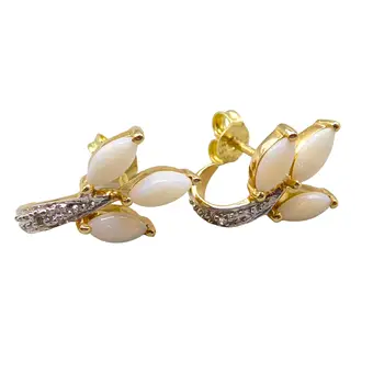 Pendientes de oro amarillo de 585 con 6 ópalos blancos talla marquesa y 10 circonitas pequeñas