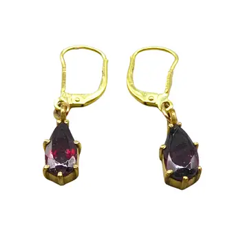 Pendientes largos de oro amarillo de 333 con granates.