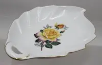 Zdjelica u obliku lista, dekor ruža, Rheinpfalz tvrdi porculan, cca. 25 x 19 cm