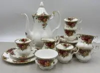 Kavni servis "Royal Albert" Old country roses kompletan za 6 osoba, male šalice, 21 dio