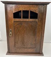 Duvar dolabı 1920 civarı, cam ve raflar eksik, yak. 50x40 cm