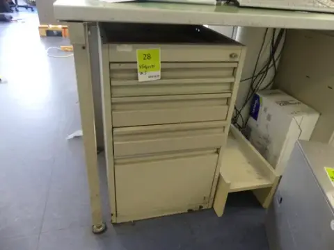 Armadio per attrezzi, con contenuto