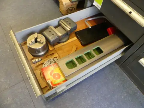 Mandrin à trois mors, étau avec plateau tournant et accessoires de serrage