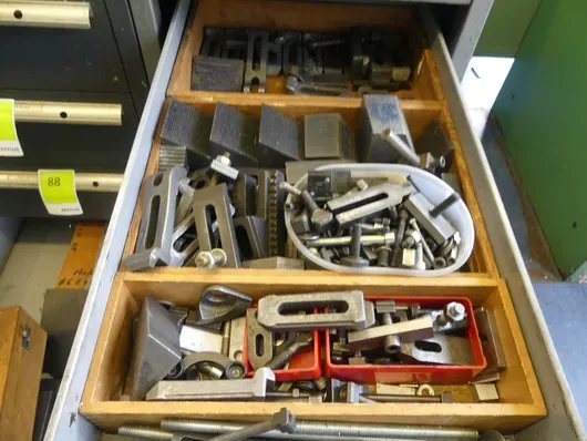 Lot d'outils de serrage