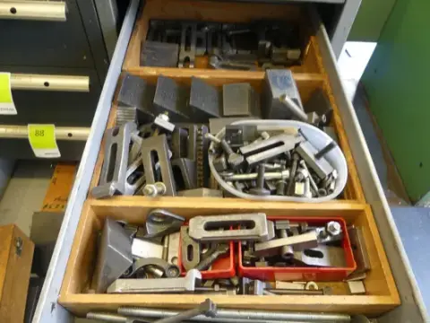 Lot d'outils de serrage