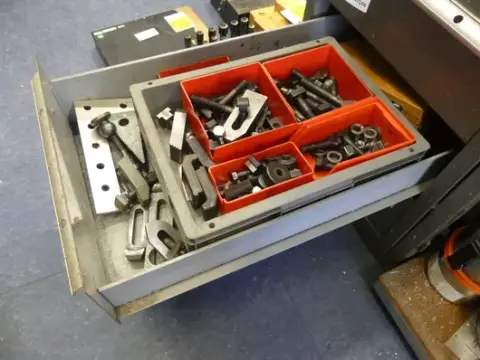 Lot d'outils de serrage