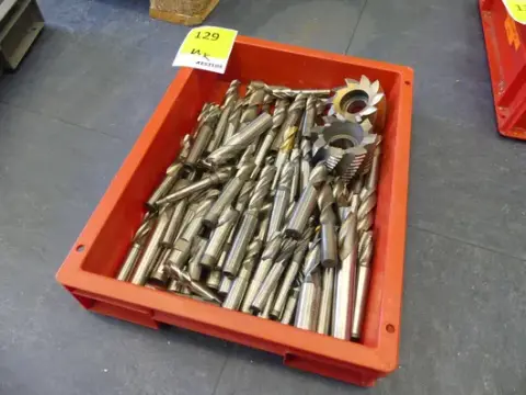 Lot d'outils de fraisage