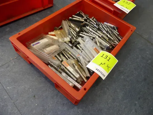 Lot d'outils de fraisage