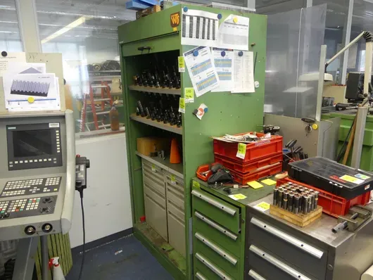 Armoire d'atelier, avec 2 caissons de bureau, sans contenu