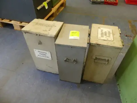 3 conteneurs de déchets métalliques