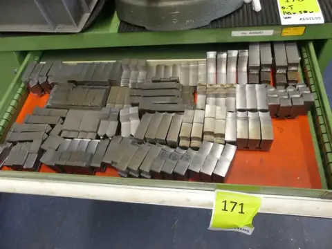 Lot d'outils de surfaçage, poinçons, outils pour pied de biche