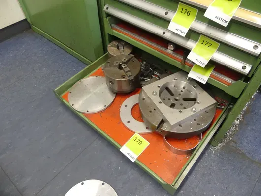Lot d'accessoires pour le travail du métal