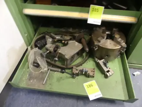 Lot d'accessoires de machines et de moyens de serrage