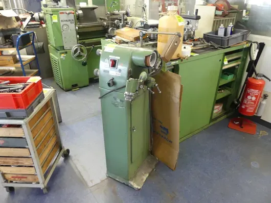 Affûteuse à burins de mécanique de précision