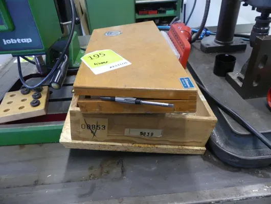 Lot de tours à main, accessoires pour tour