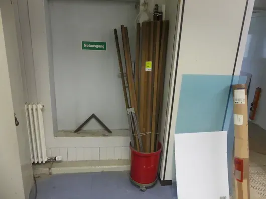 Lot de baguettes en bois