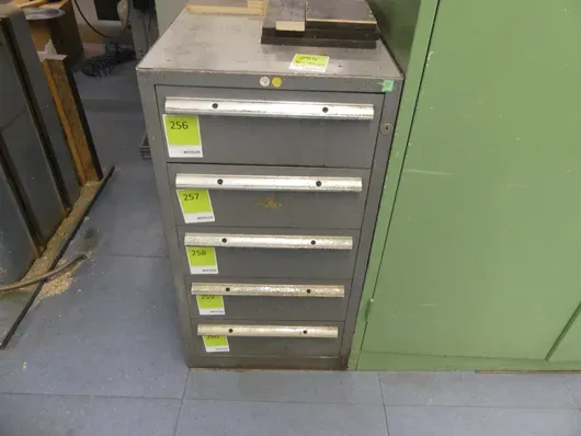 Műhelyszerkény tartalom nélkül