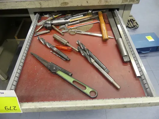 Lot d'outils de travail des métaux