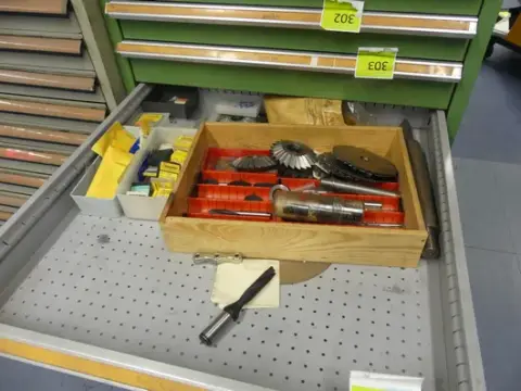 Lot d'outils de coupe et de fraisage