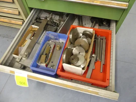 Lot d'outils, clavettes, accessoires de fraisage