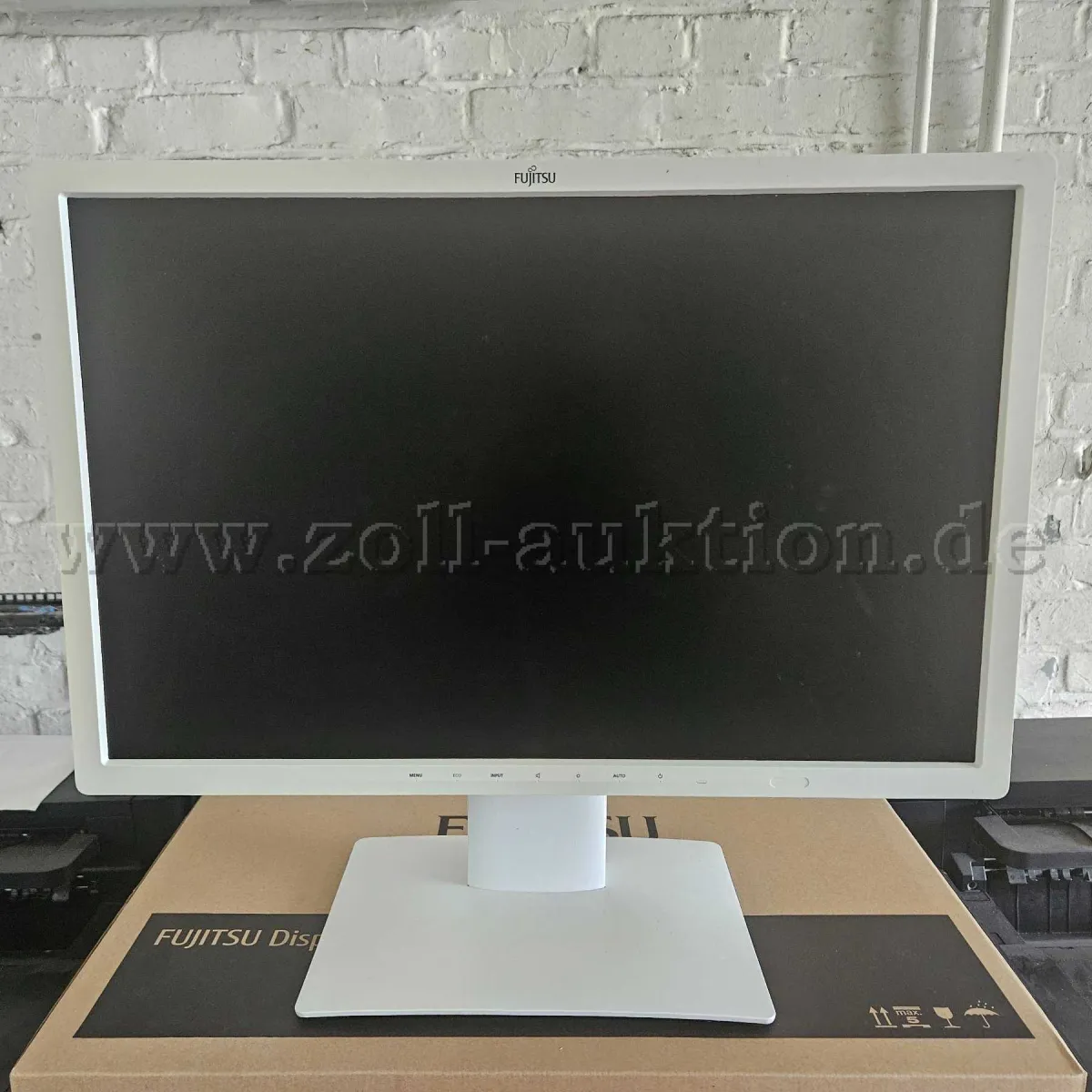 25 näyttöä Fujitsu B24W-7 LED 24 tuumaa