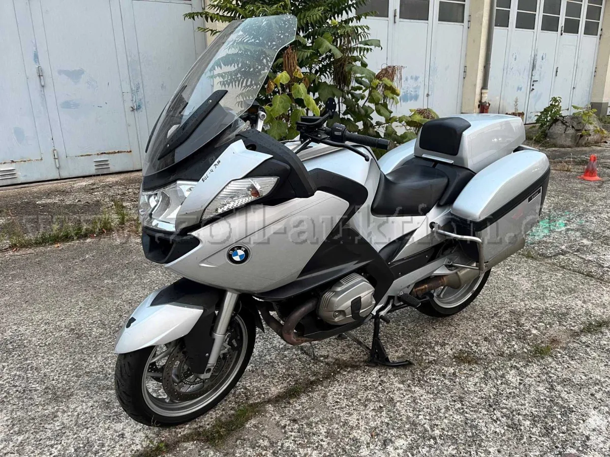1 BMW R 1200 RT, vehículo en estado de marcha