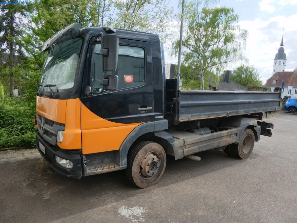 Mercedes-Benz Actros 818 truck