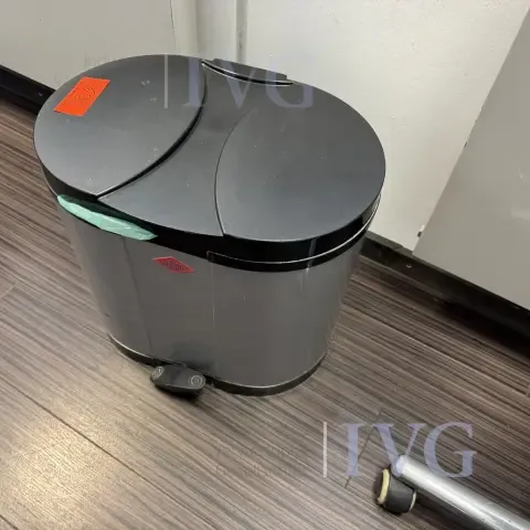 سلة قمامة WESCO