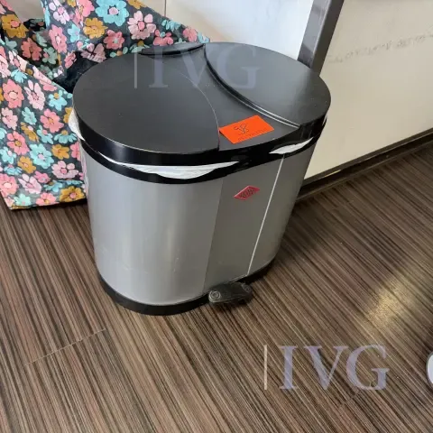 سلة قمامة WESCO