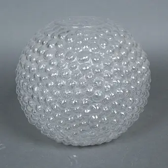 CARINA SETH ANDERSSON. Svenskt Tennille, pussimainen lasimaljakko, malli "Dew", suunnittelu 2009.